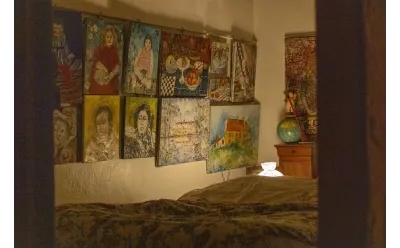 Le Voyage d’une Vie : Découvrez l’Exposition Permanente chez Geneviève Hugues